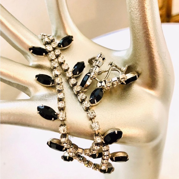 Vintage Demi Parure Black Crystal Necklace & Earrings. - Picture 9 of 10